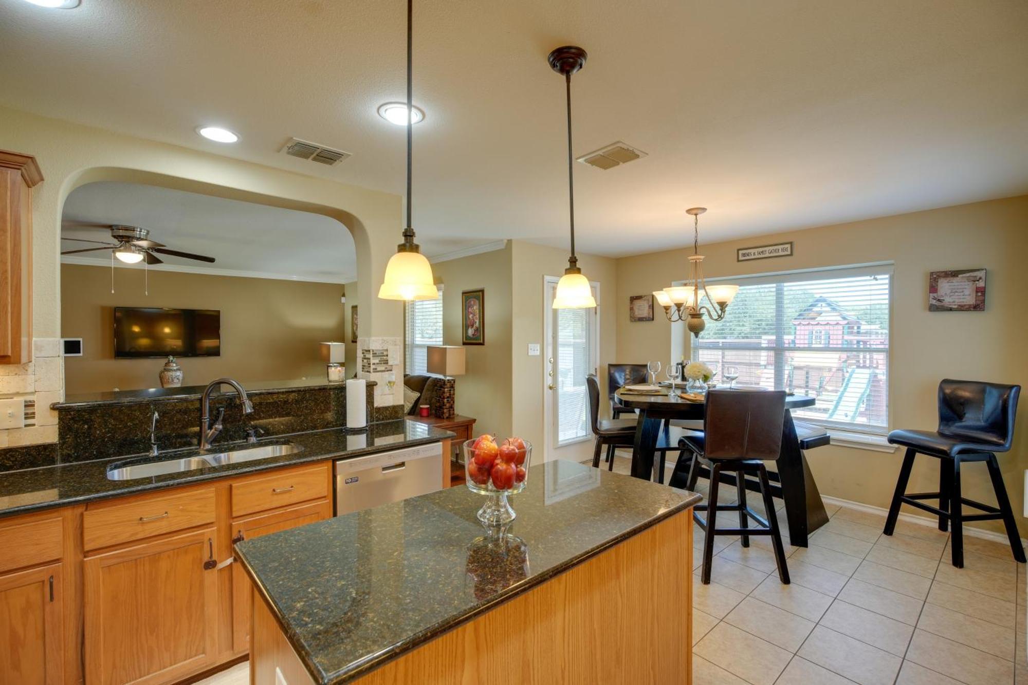 San Antonio Home With Pool Access Near Lackland Afb Eksteriør billede