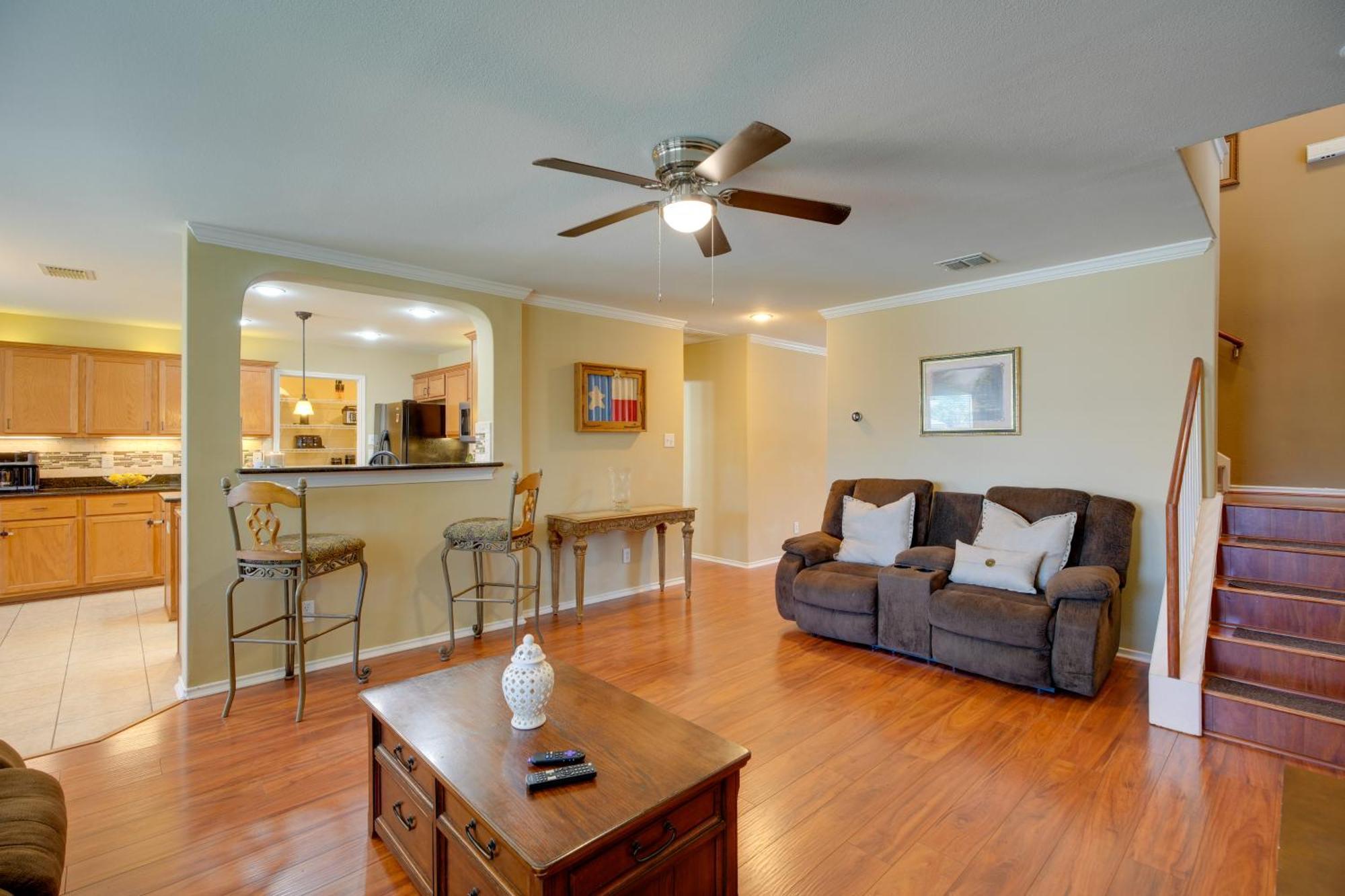 San Antonio Home With Pool Access Near Lackland Afb Eksteriør billede