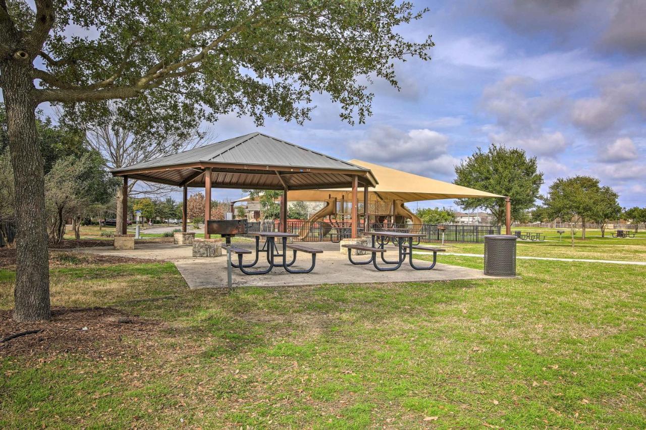 San Antonio Home With Pool Access Near Lackland Afb Eksteriør billede
